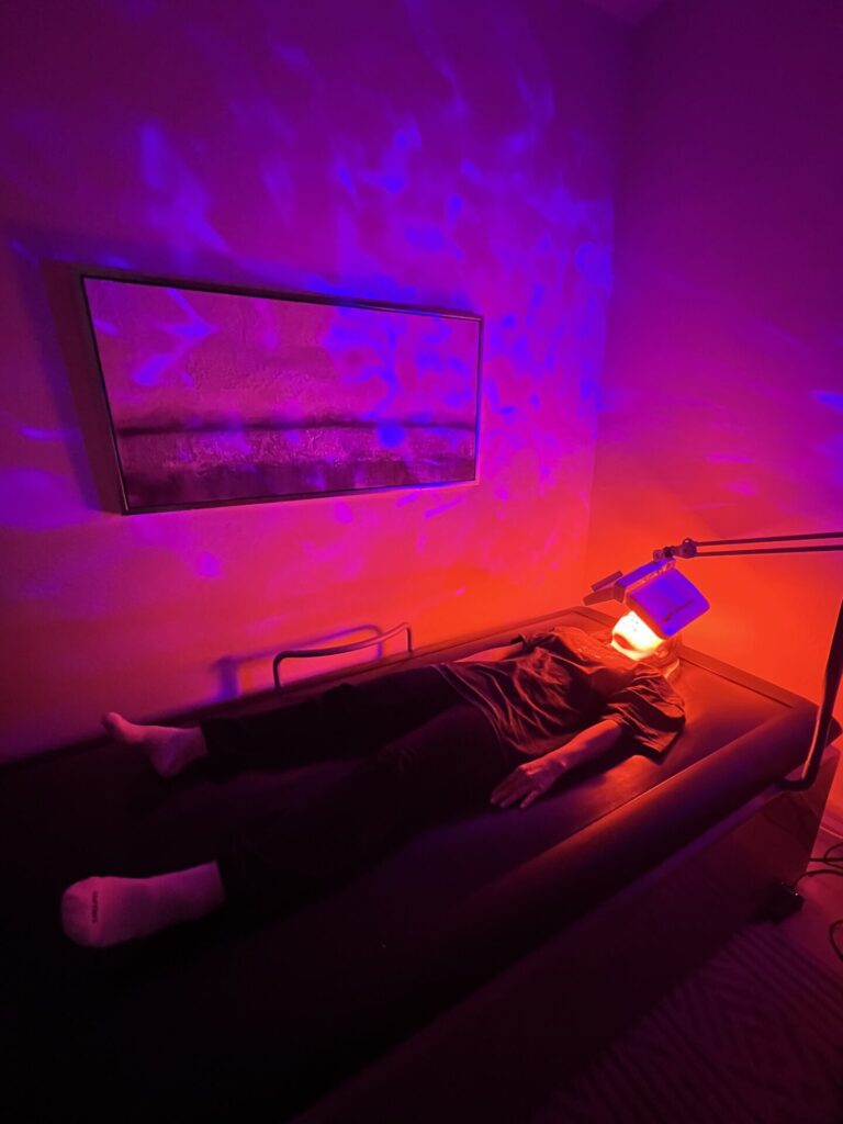 dry water massage with red light facial